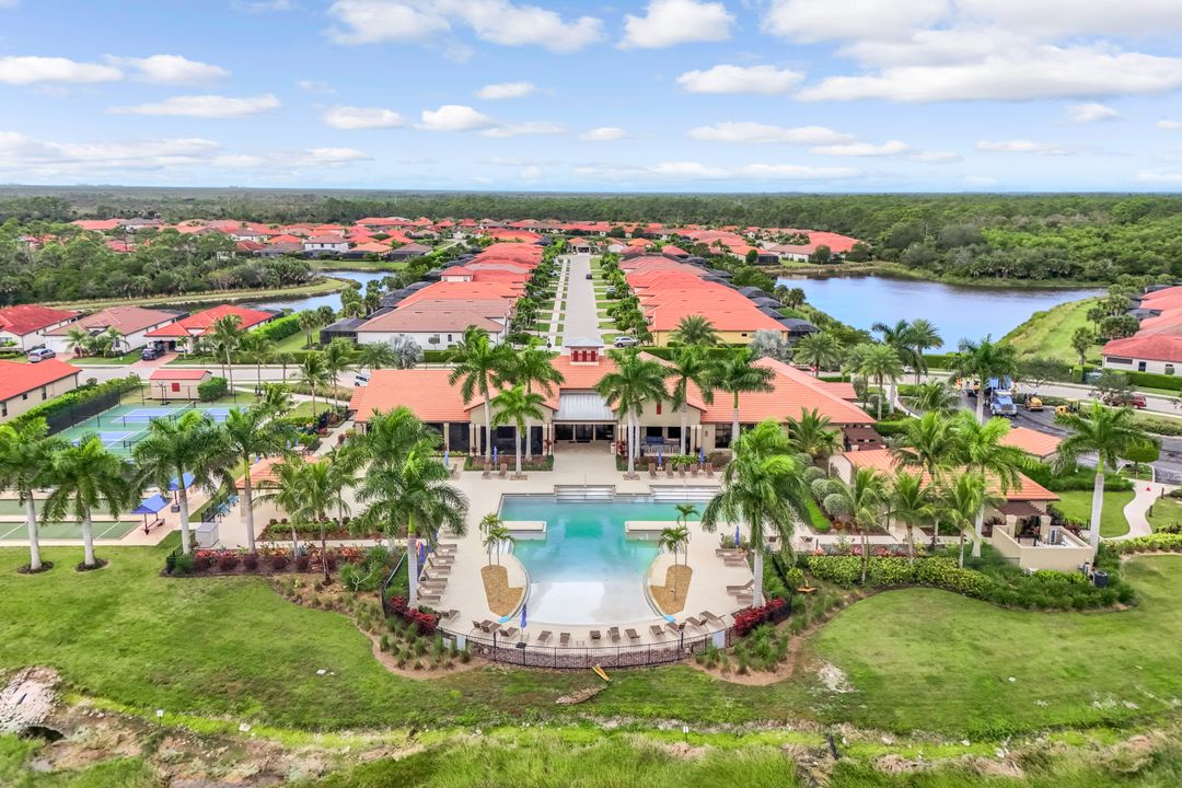 1603 Santiago Cir, Naples, FL 34113