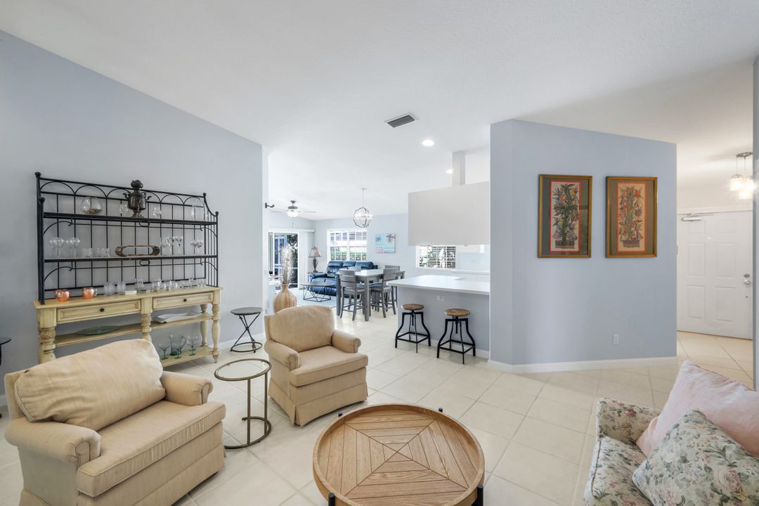 4251 Redonda Ln, Naples, FL 34119