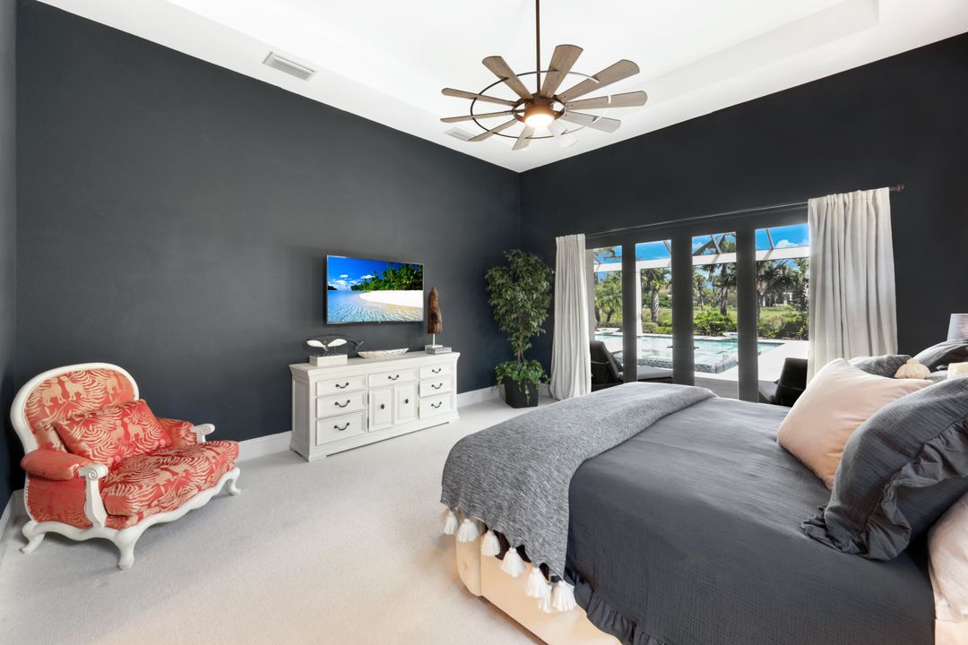 3154 Malaga Way, Naples, FL 34105