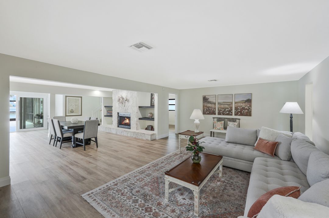 480 Oak Ave, Naples, FL 34108