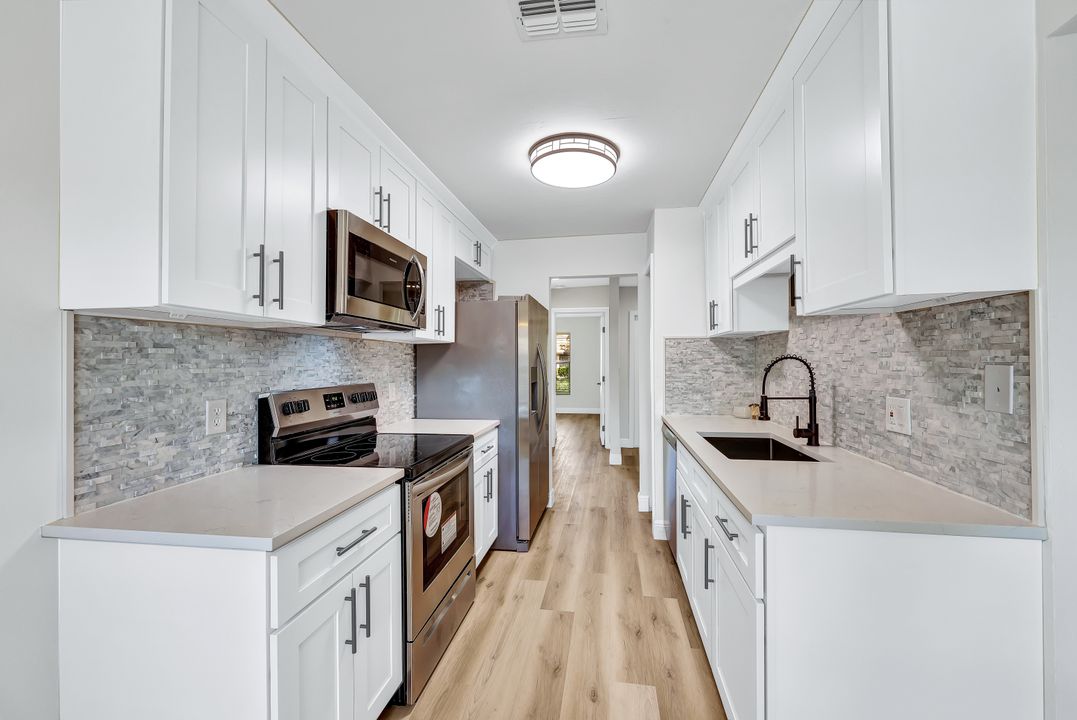 13145 Hampshire Ct, Fort Myers, FL 33919