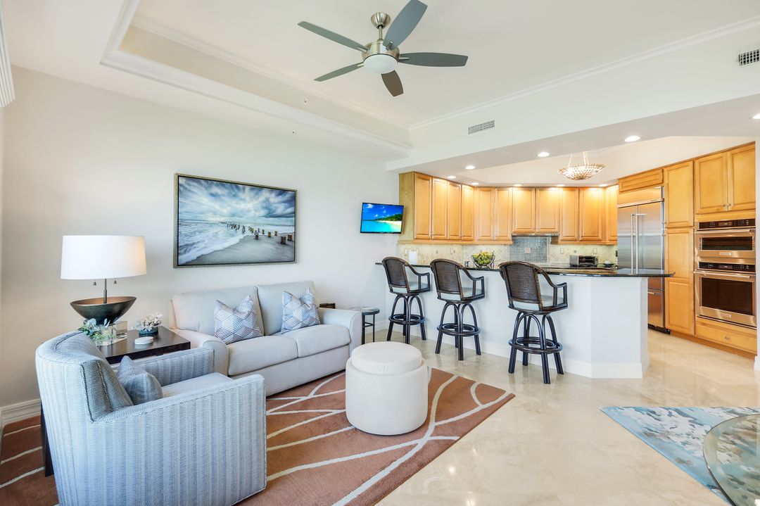 295 Grande Way #1505, Naples, FL 34110