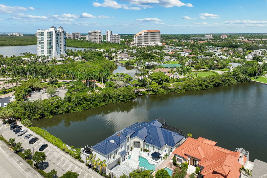 4900 Gulf Shore Blvd N, Naples, FL 34103
