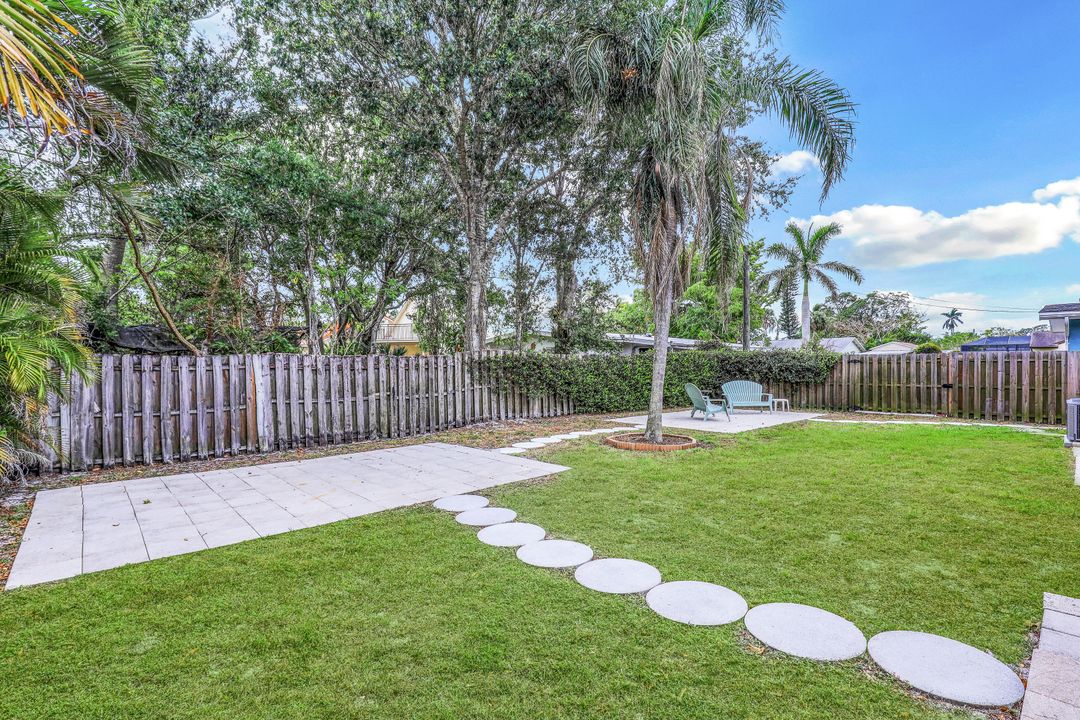 3758 12th St N, Naples, FL 34103