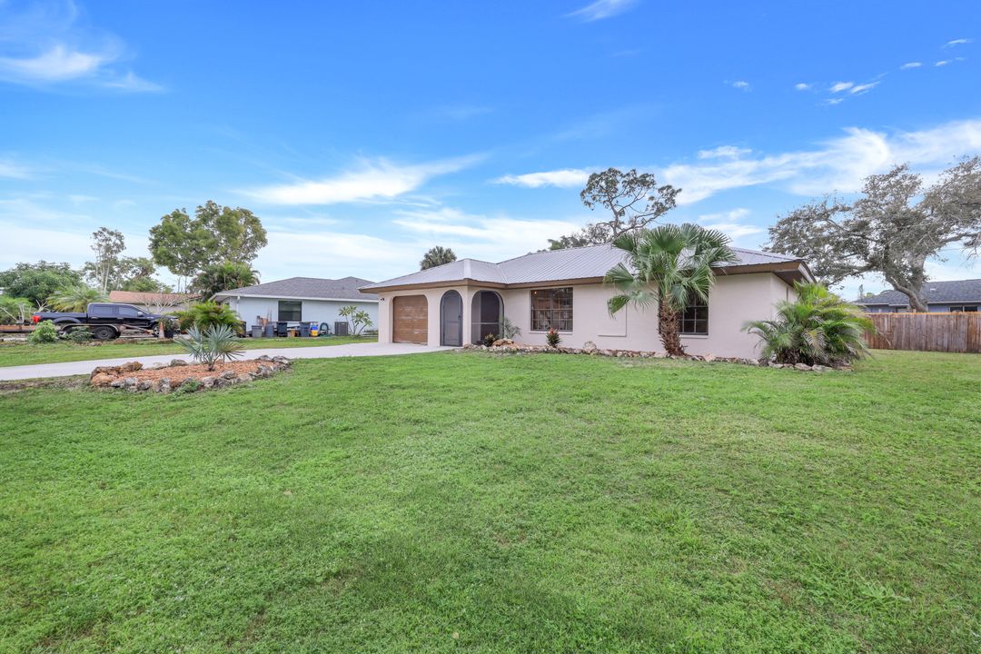 9052 Murcott Dr W, Fort Myers, FL 33967