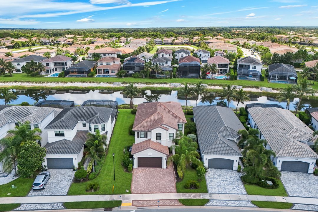 4500 Aurora St, Naples, FL 34119