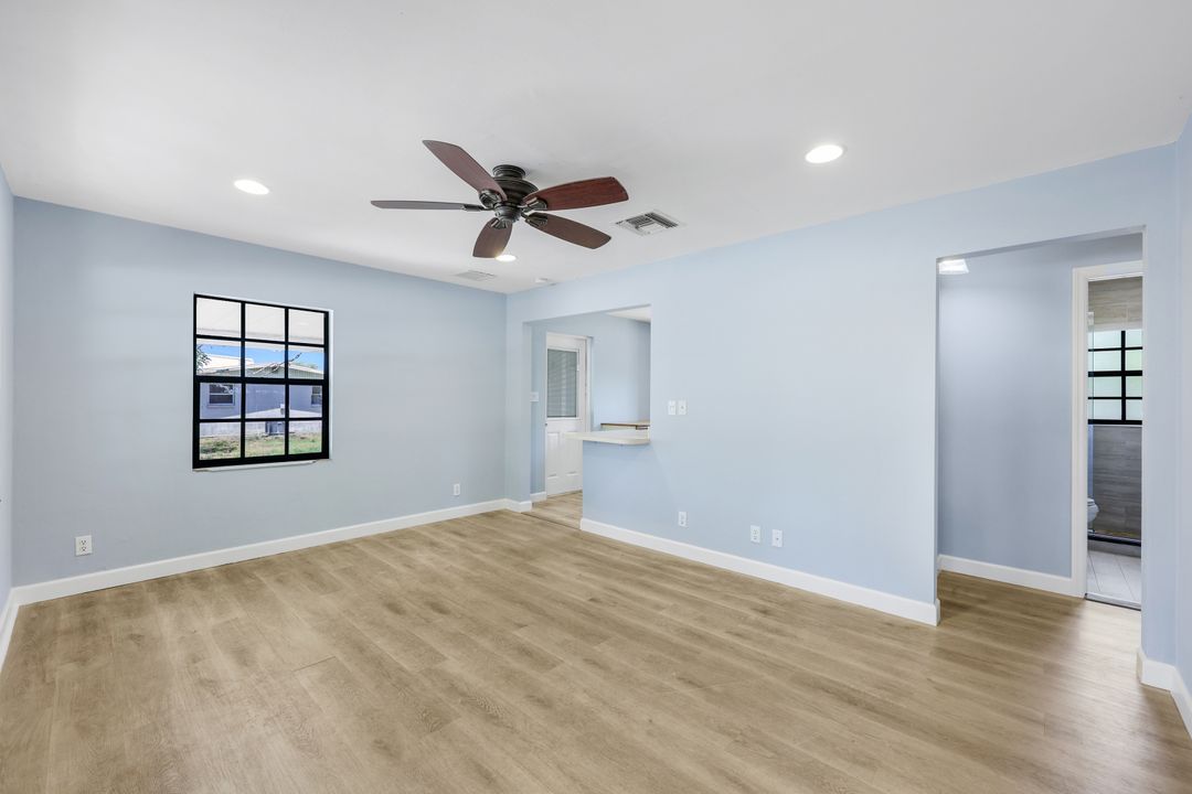 3163 Caledonia Ave, Naples, FL 34112