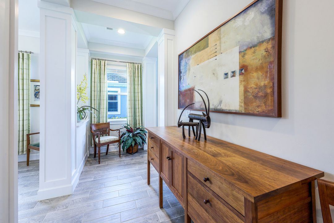 5879 Haiti Dr, Naples, FL 34112