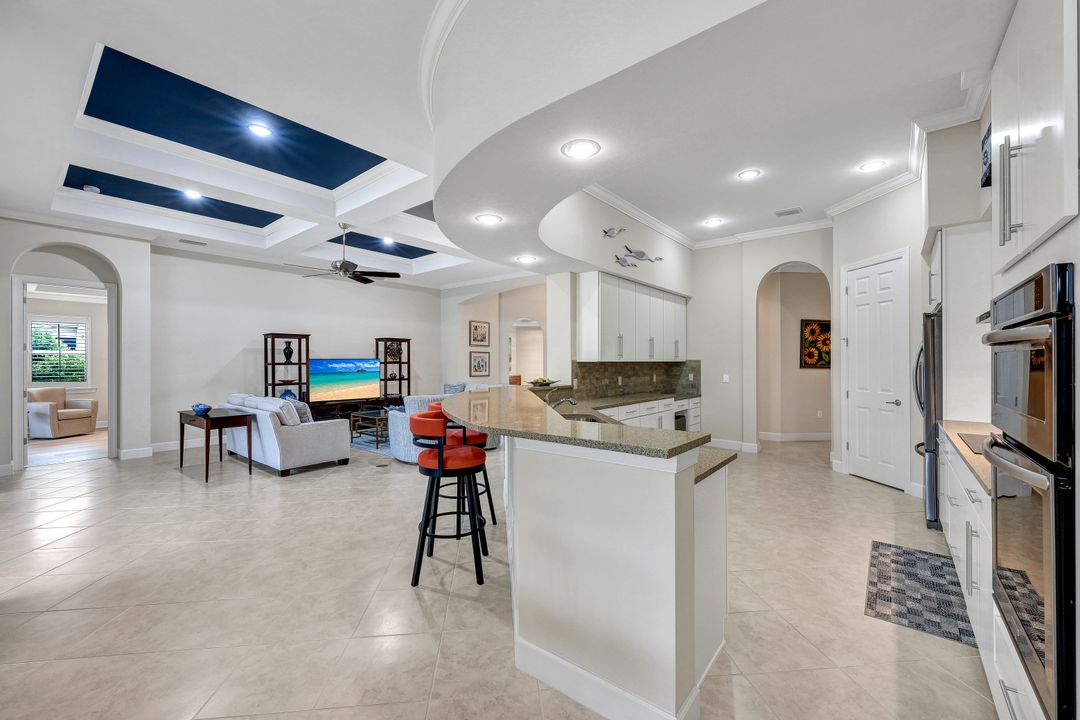 9314 Quarry Dr, Naples, FL 34120