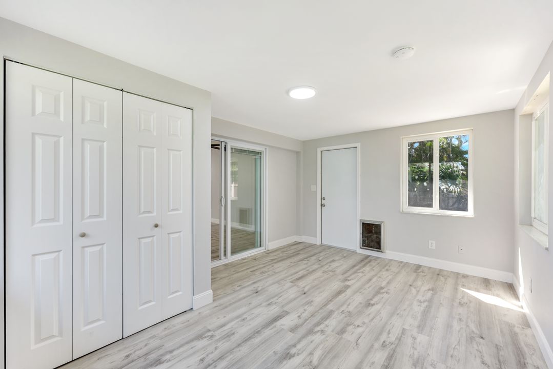 4862 Catalina Dr, Naples, FL 34112