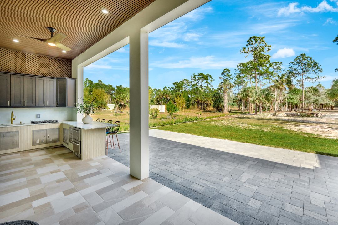 2546 4th St NW, Naples, FL 34120