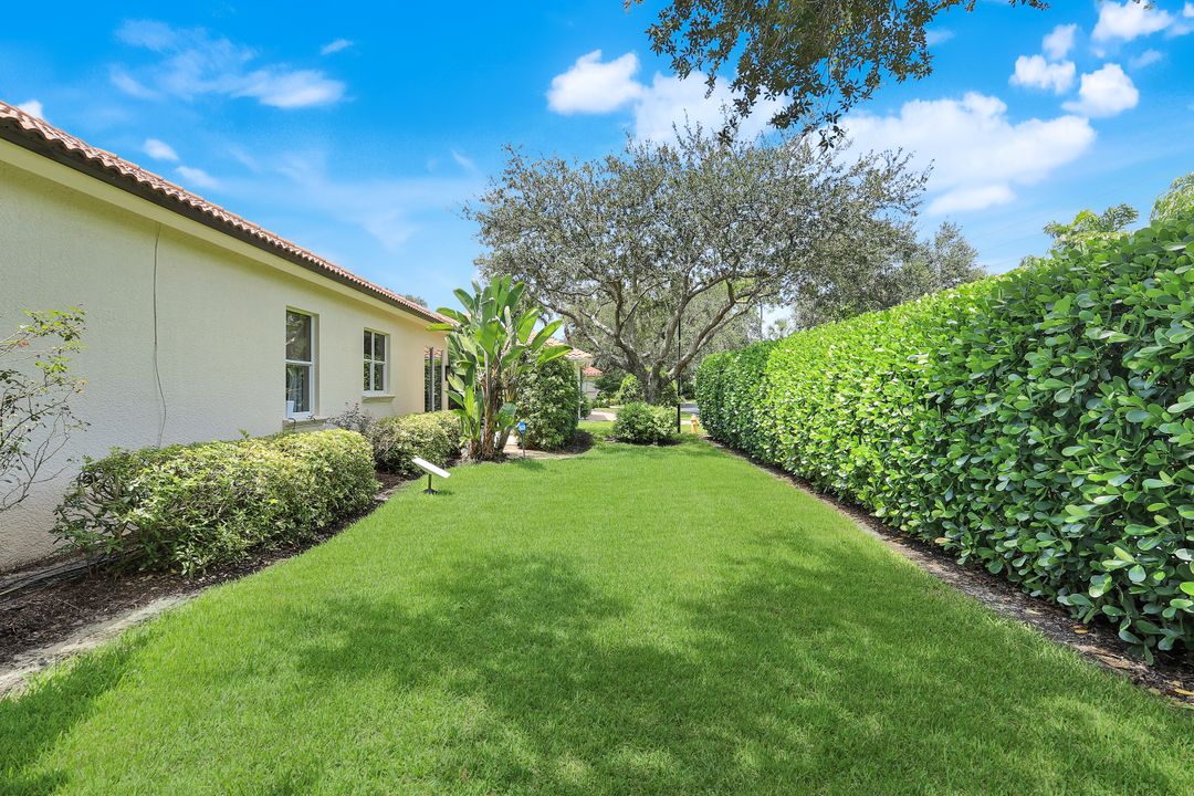 1123 Augusta Falls Way, Naples, FL 34119