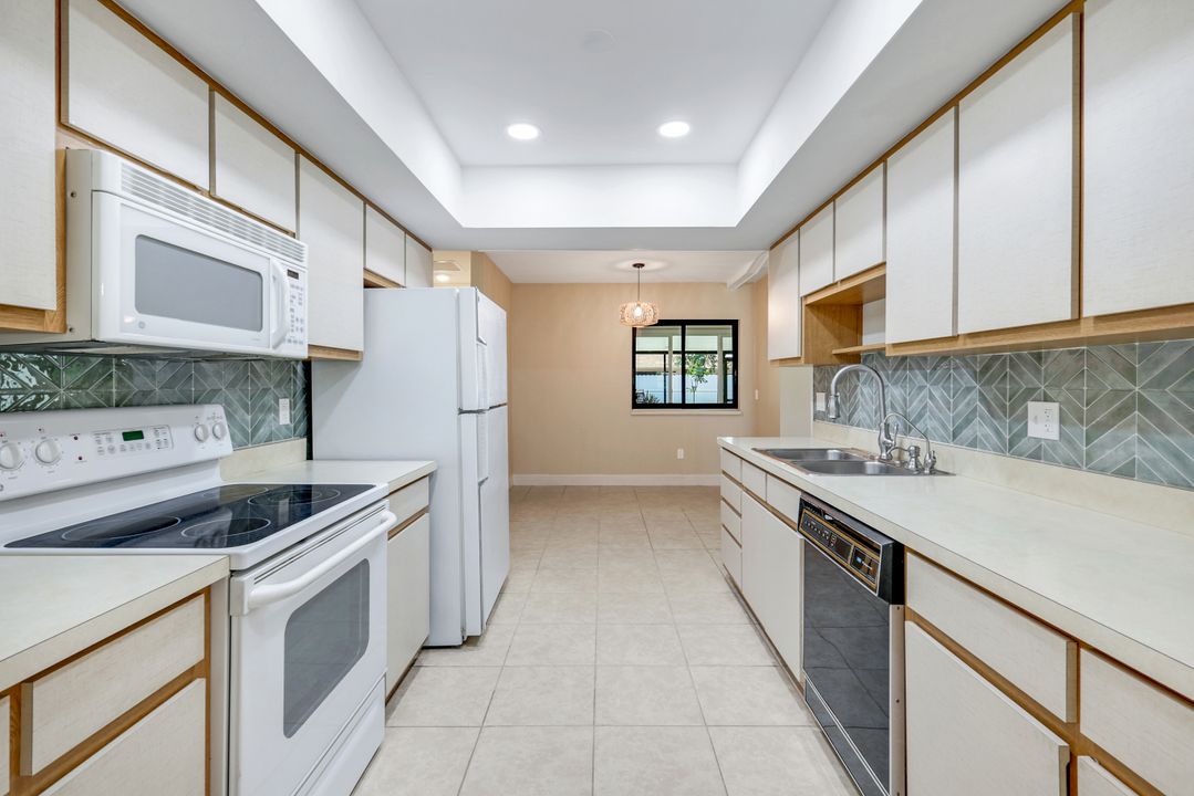 1432 SE 33rd St, Cape Coral, FL 33904