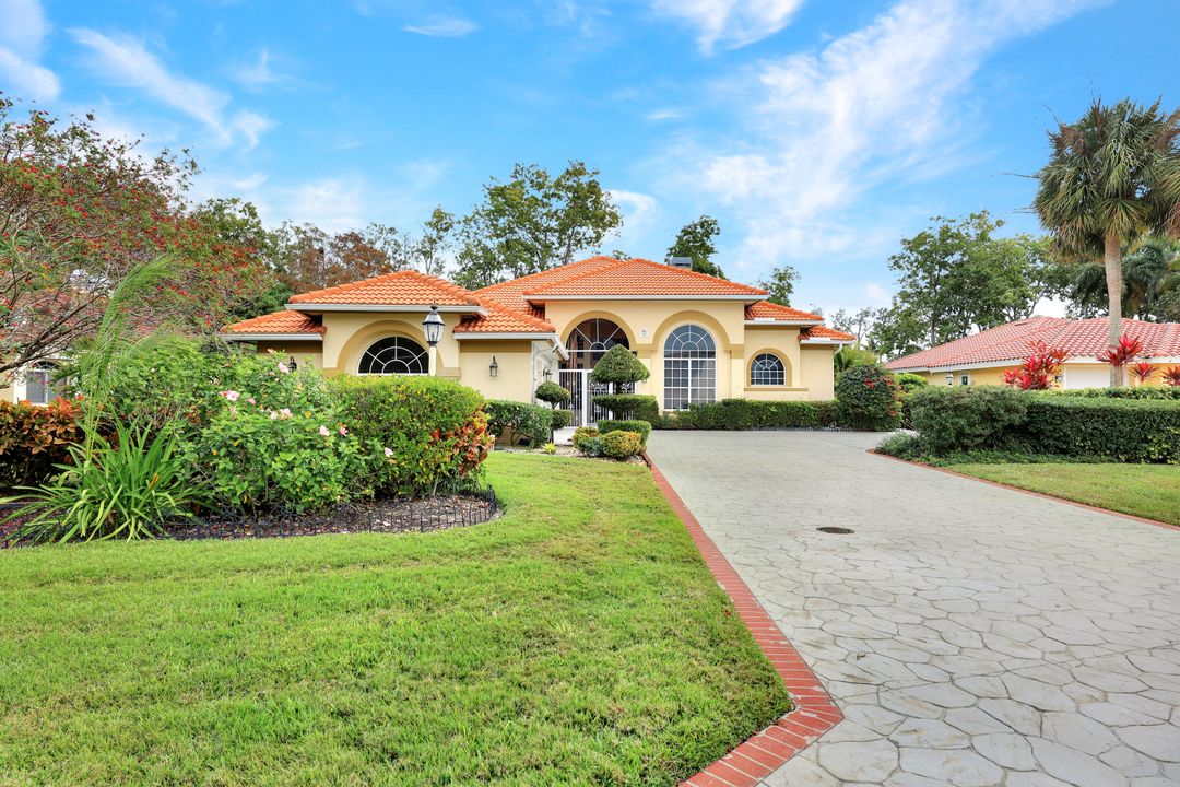 440 Henley Dr, Naples, FL 34104