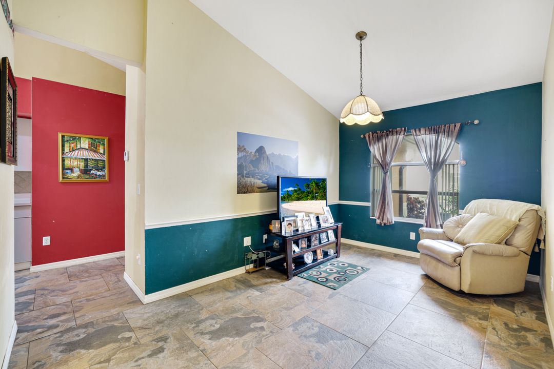 1920 Piccadilly Circus, Naples, FL 34112