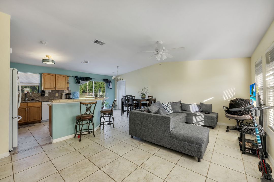 705 SW 27th Terrace, Cape Coral, FL 33914