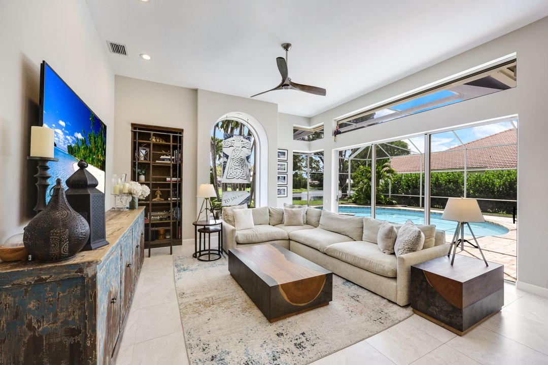 7998 Beaumont Ct, Naples, FL 34109