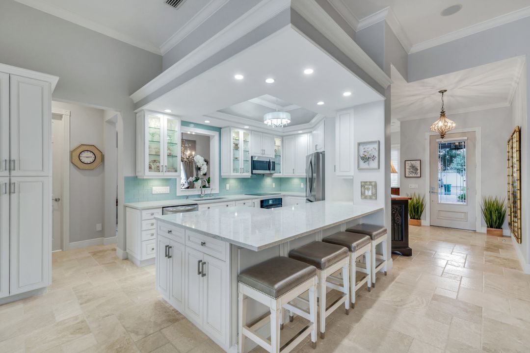 2896 Hatteras Way, Naples, FL 34119
