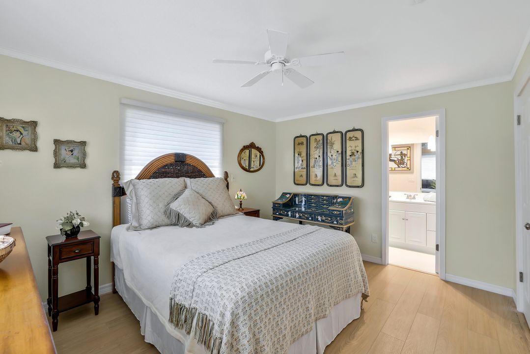 9 Hackney Ln, Naples, FL 34112