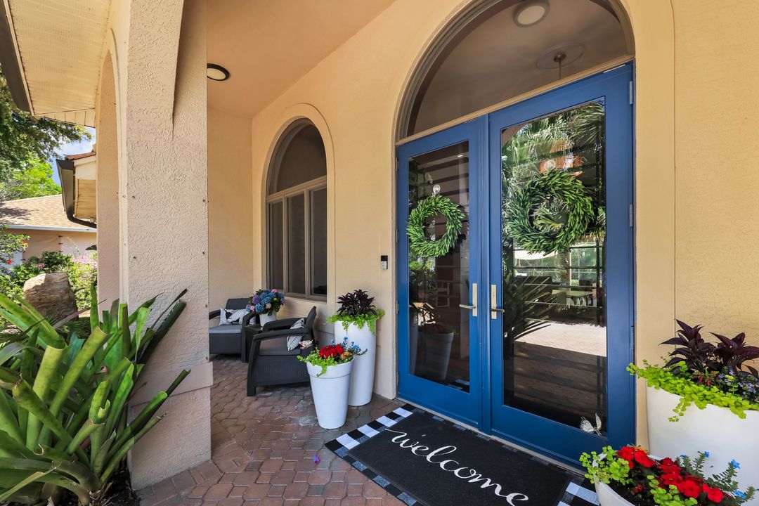 2039 Imperial Cir, Naples, FL 34110