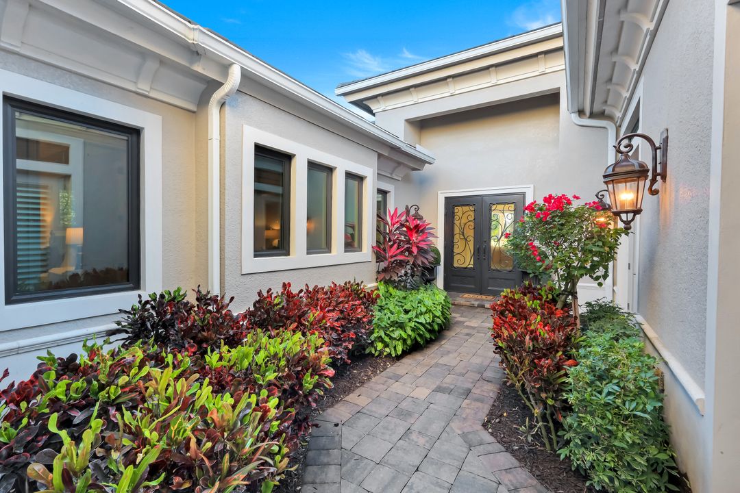 28864 Blaisdell Dr, Naples, FL 34119