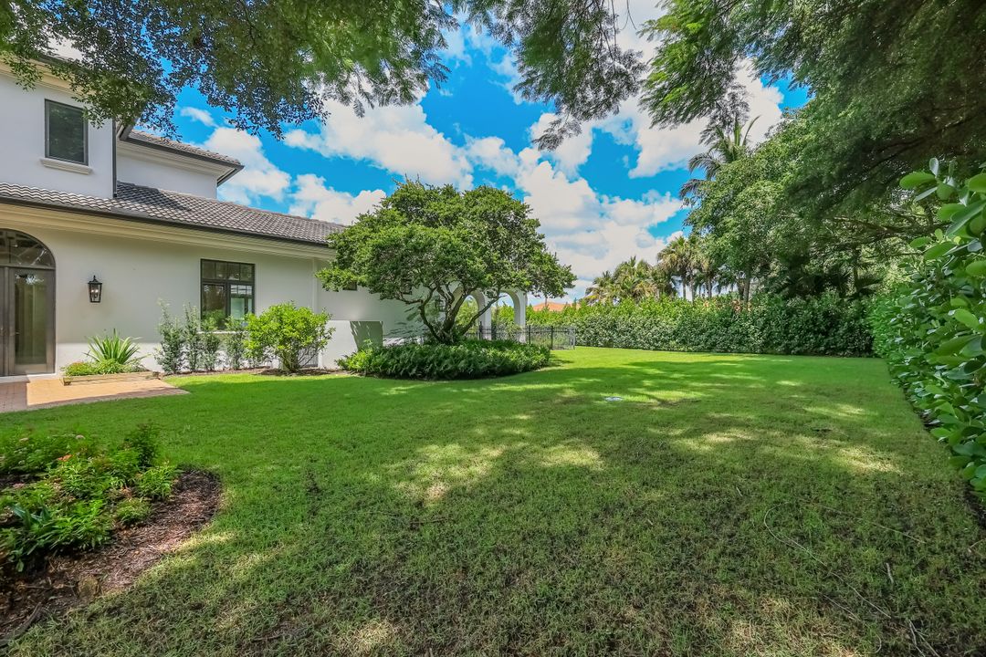 1609 Chinaberry Way, Naples, FL 34105