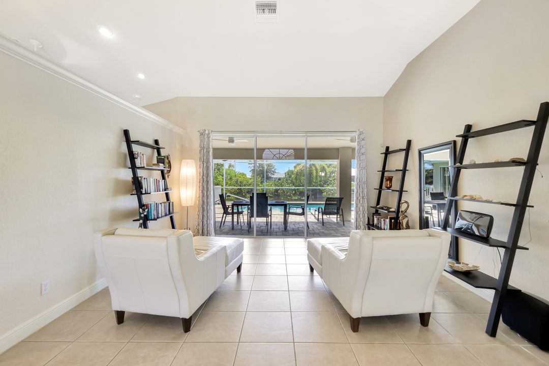 3317 SW 5th Pl, Cape Coral, FL 33914