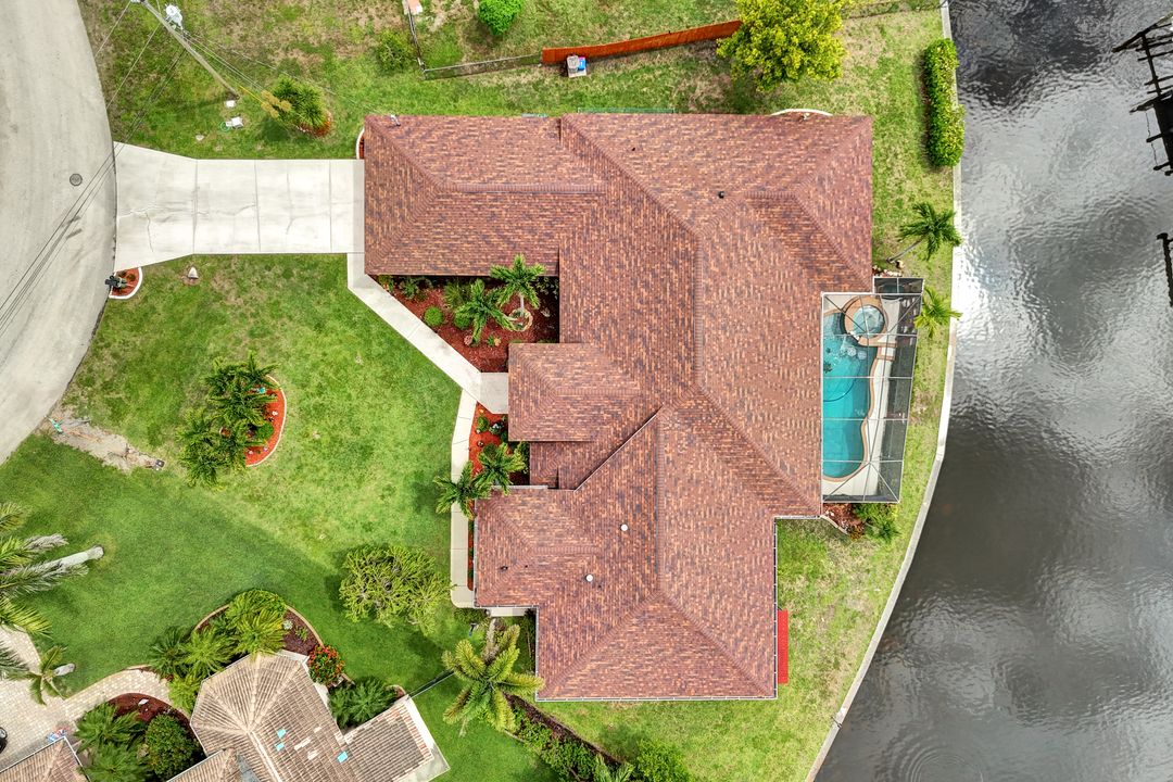 2118 SE 18th Ave, Cape Coral, FL 33990