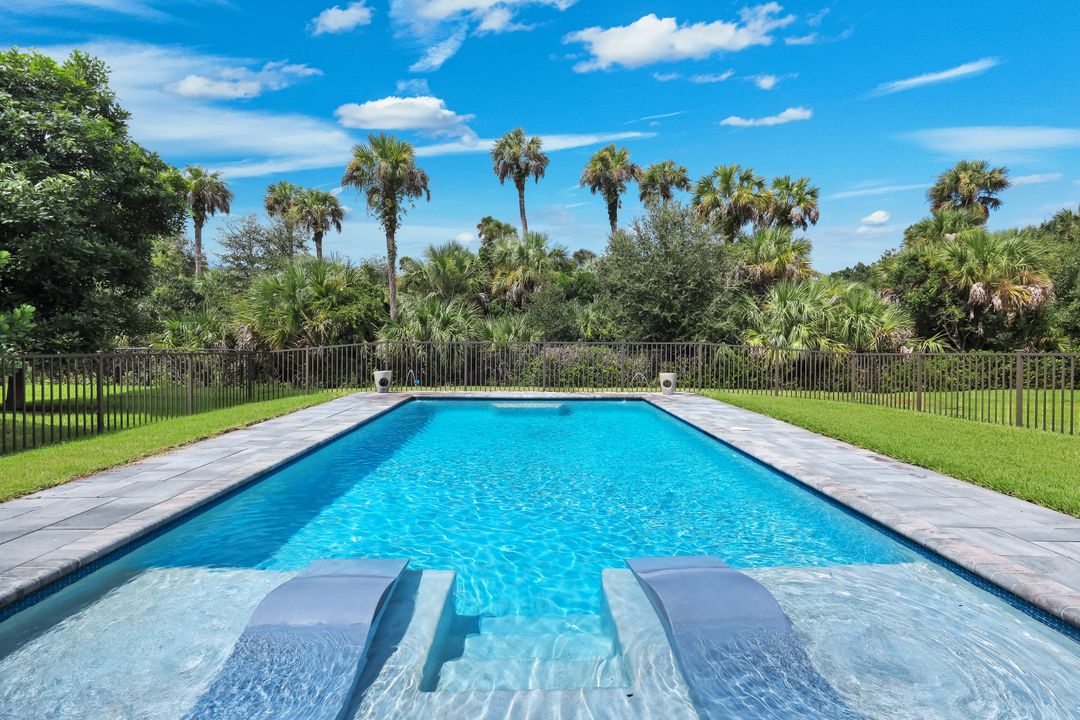11855 Gardenia Ave, Naples, FL 34120
