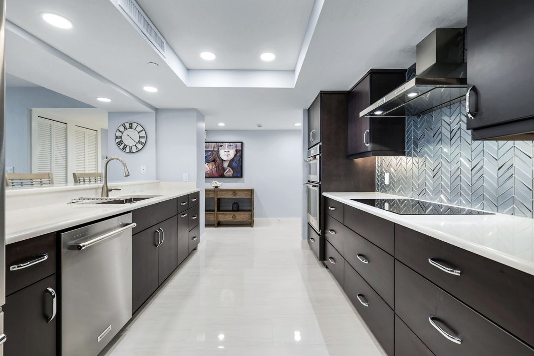 5601 Turtle Bay Dr #1802, Naples, FL 34108