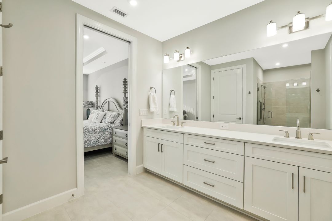 15336 Lucerna St #101, Naples, FL 34114