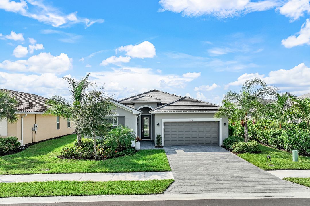 2214 Cara Cara Way, Naples, FL 34120