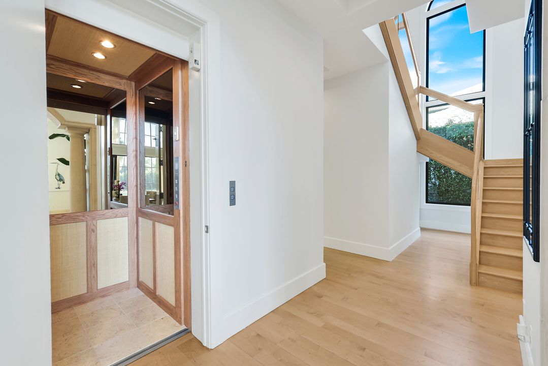 1450 Gulfstar Dr S, Naples, FL 34112