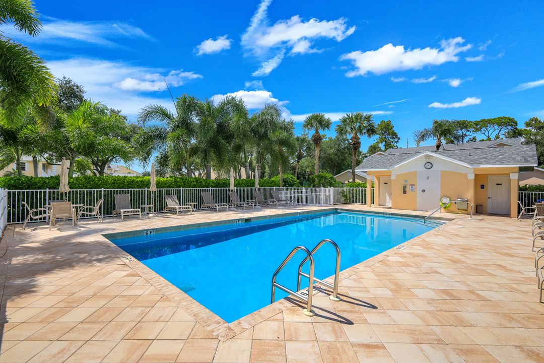 752 Wiggins Lake Dr #201, Naples, FL 34110