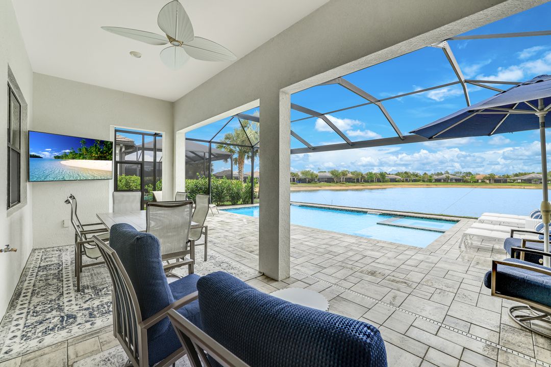 7631 Winding Cypress Dr, Naples, FL 34114