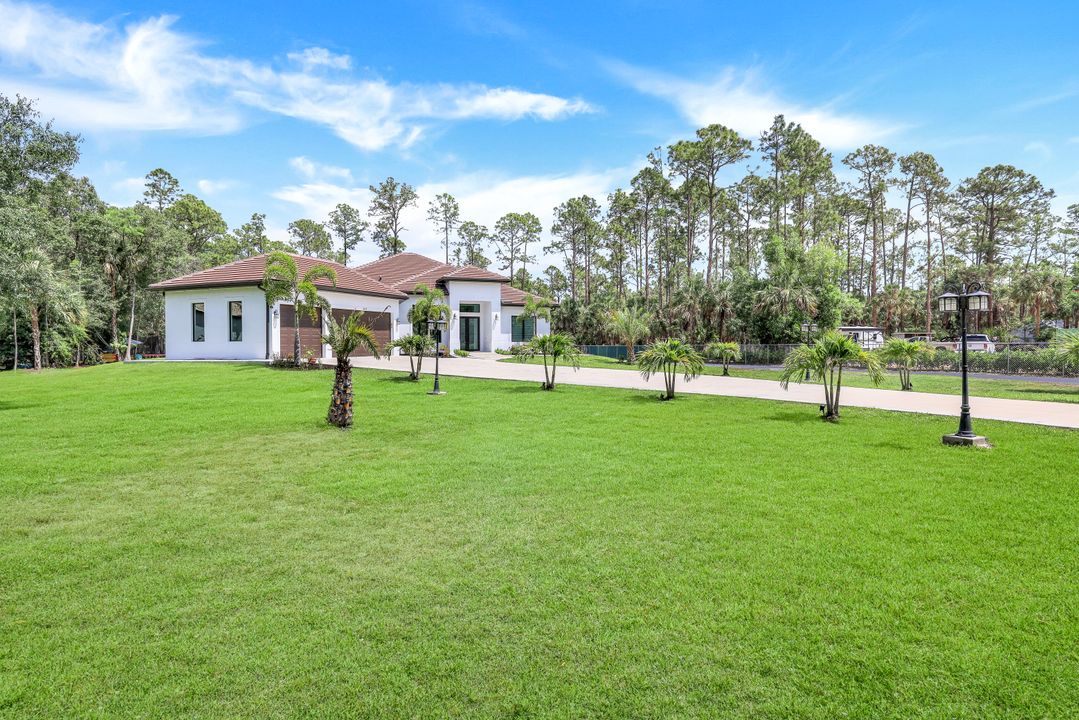 367 14th Ave NE, Naples, FL 34120