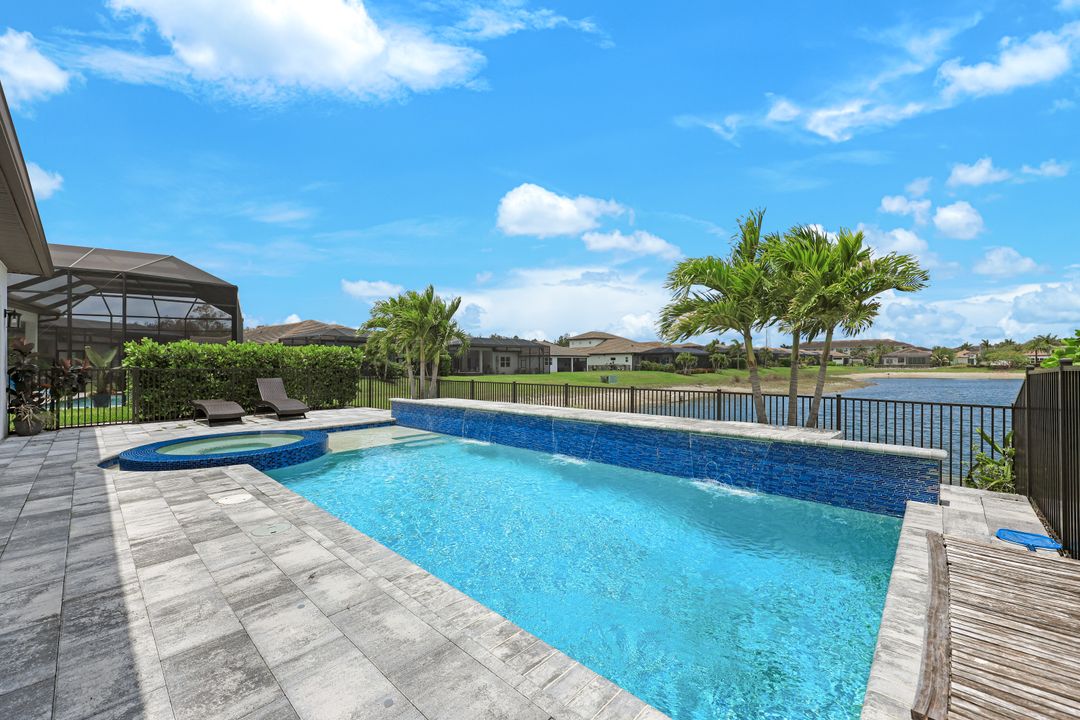 3697 Sapphire Cv Cir, Naples, FL 34114