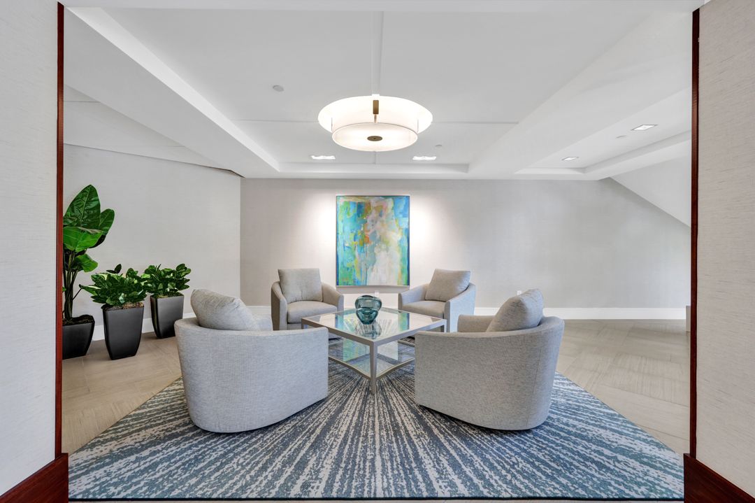 5601 Turtle Bay Dr #404, Naples, FL 34108