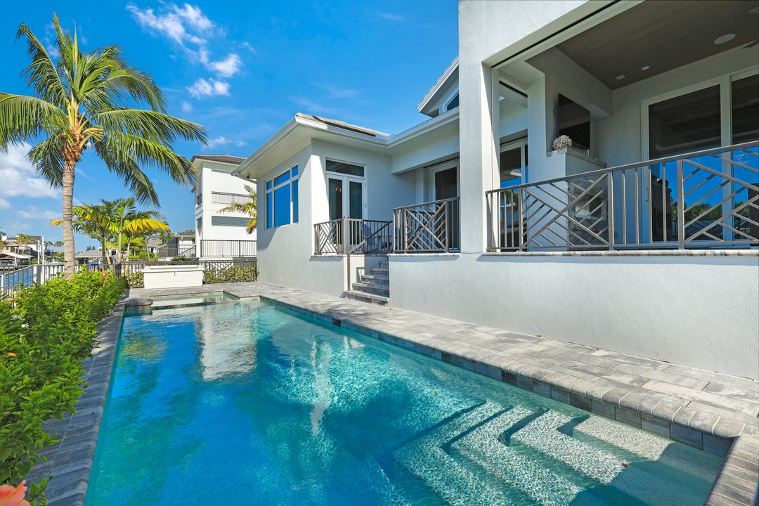 103 Bayview Ave, Naples, FL 34108