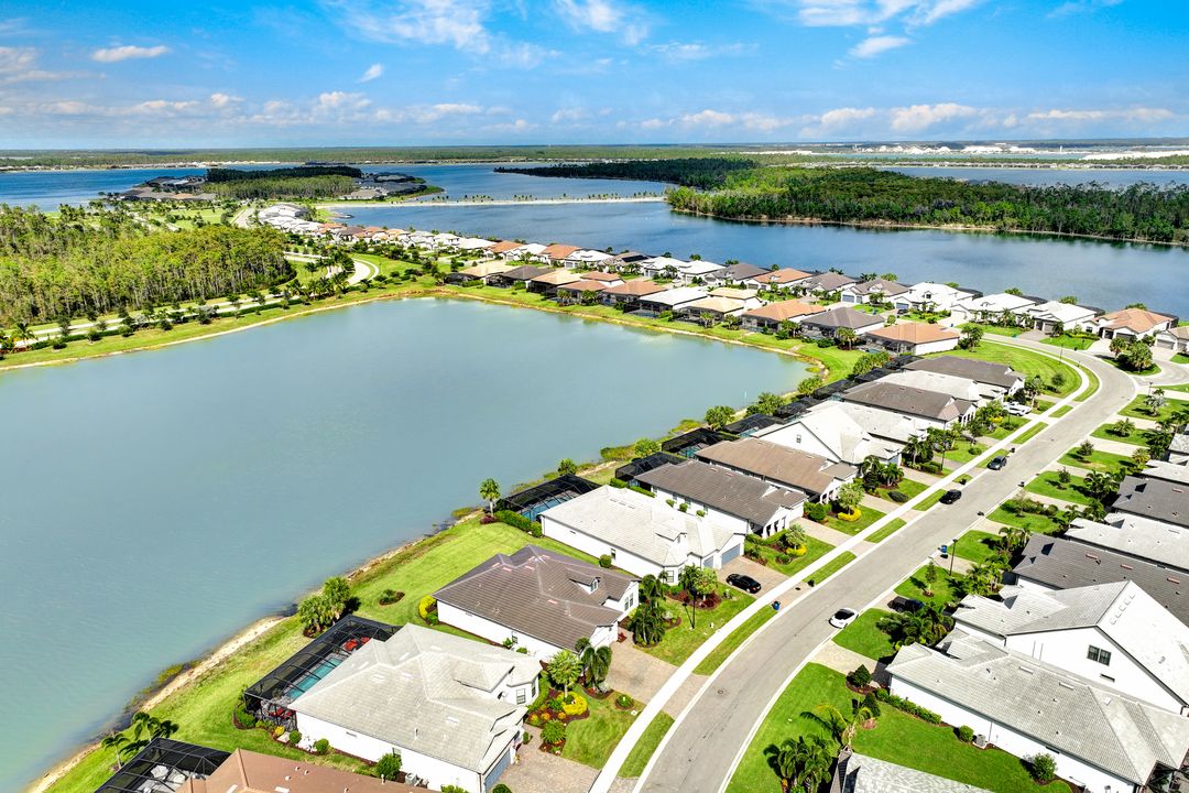 19184 Aqua Shore Dr, Fort Myers, FL 33913