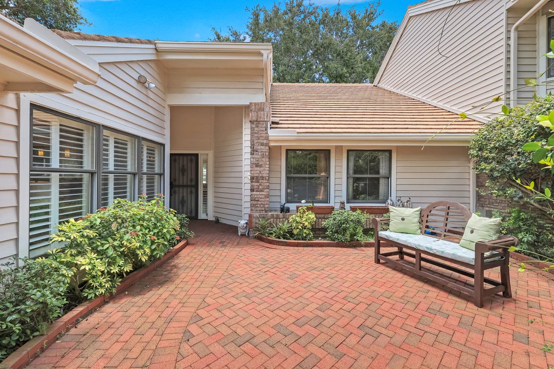 6619 Trident Way, Naples, FL 34108