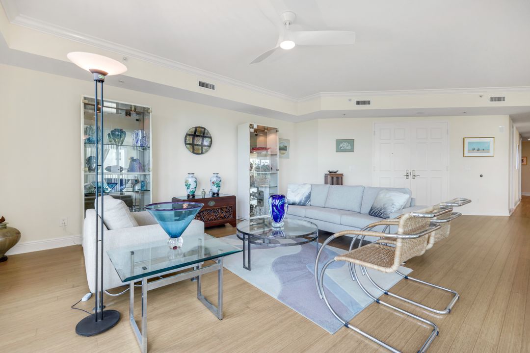 285 Grande Way #401, Naples, FL 34110