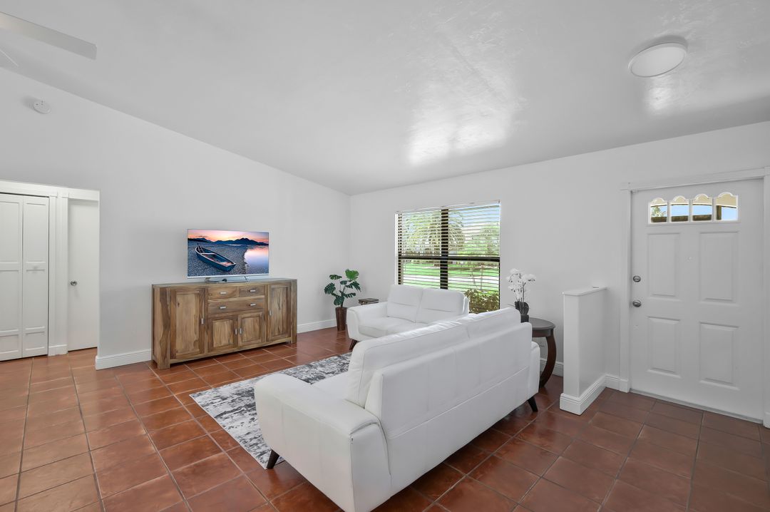 4131 SW 1st Pl, Cape Coral, FL 33914