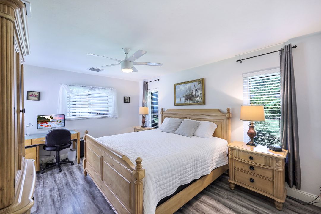 6010 Standing Oaks Ln, Naples, FL 34119