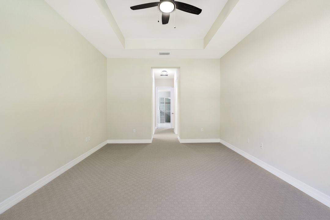 13820 Luna Dr, Naples, FL 34109