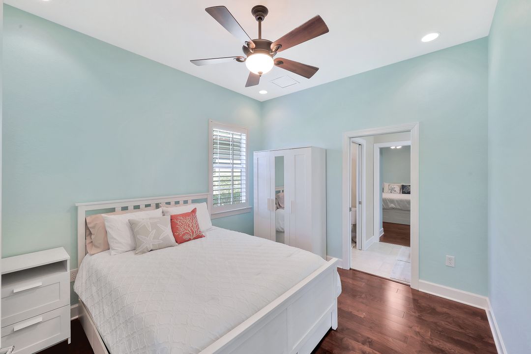 11982 Heather Woods Ct, Naples, FL 34120