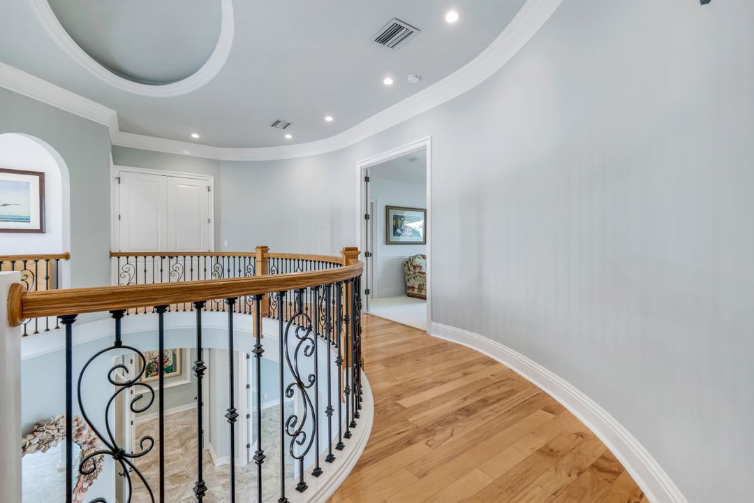 491 Wedge Dr, Naples, FL 34103