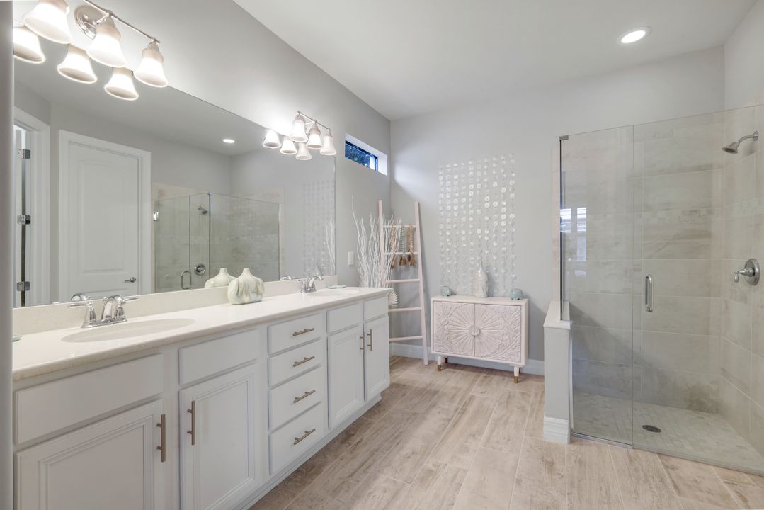 7209 Wilton Dr N, Naples, FL 34109