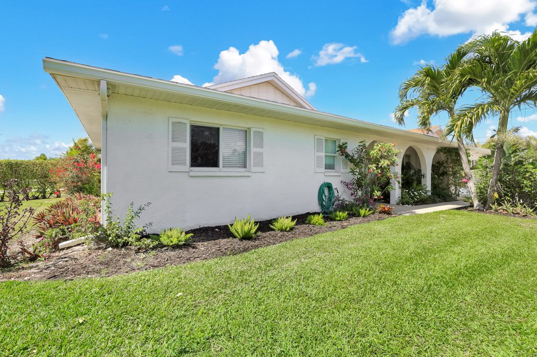 699 104th Ave N, Naples, FL 34108