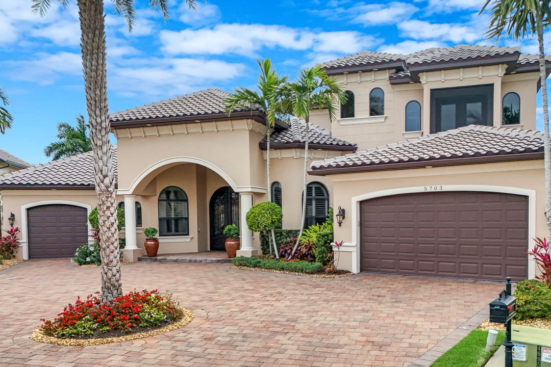 5703 Yardarm Ct, Cape Coral, FL 33914